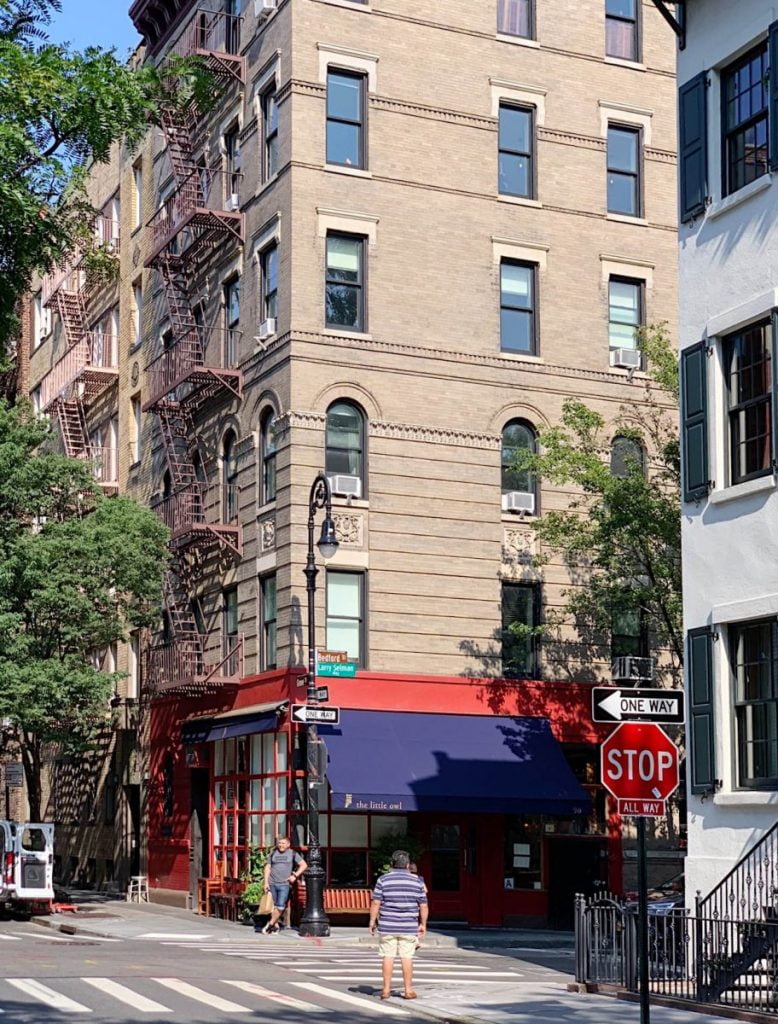 BTSNYC Experiences On Going NYC TV Movie Tour Friends Apartment Thumbnail