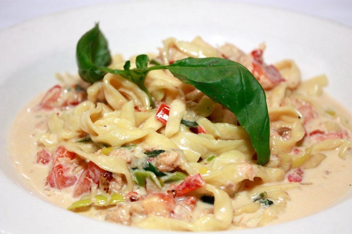 Dining Pescatore Restaurant Manhattan Fettucine