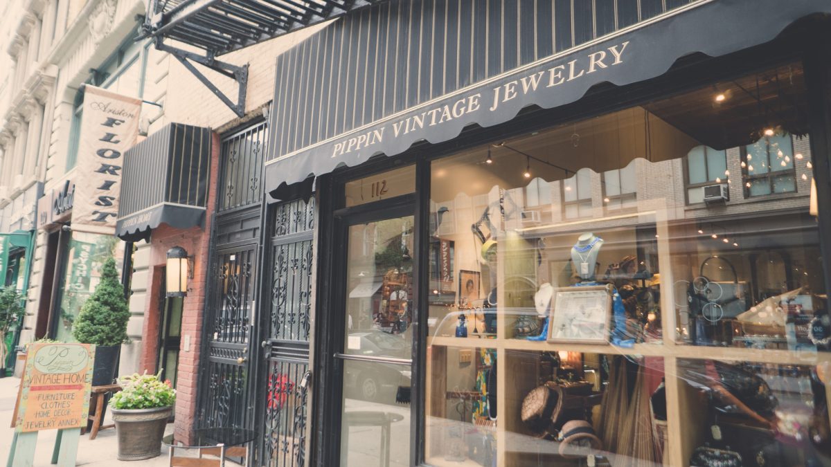 Shop Ladies and Gents Vintage Stores Pippin Vintage Façade