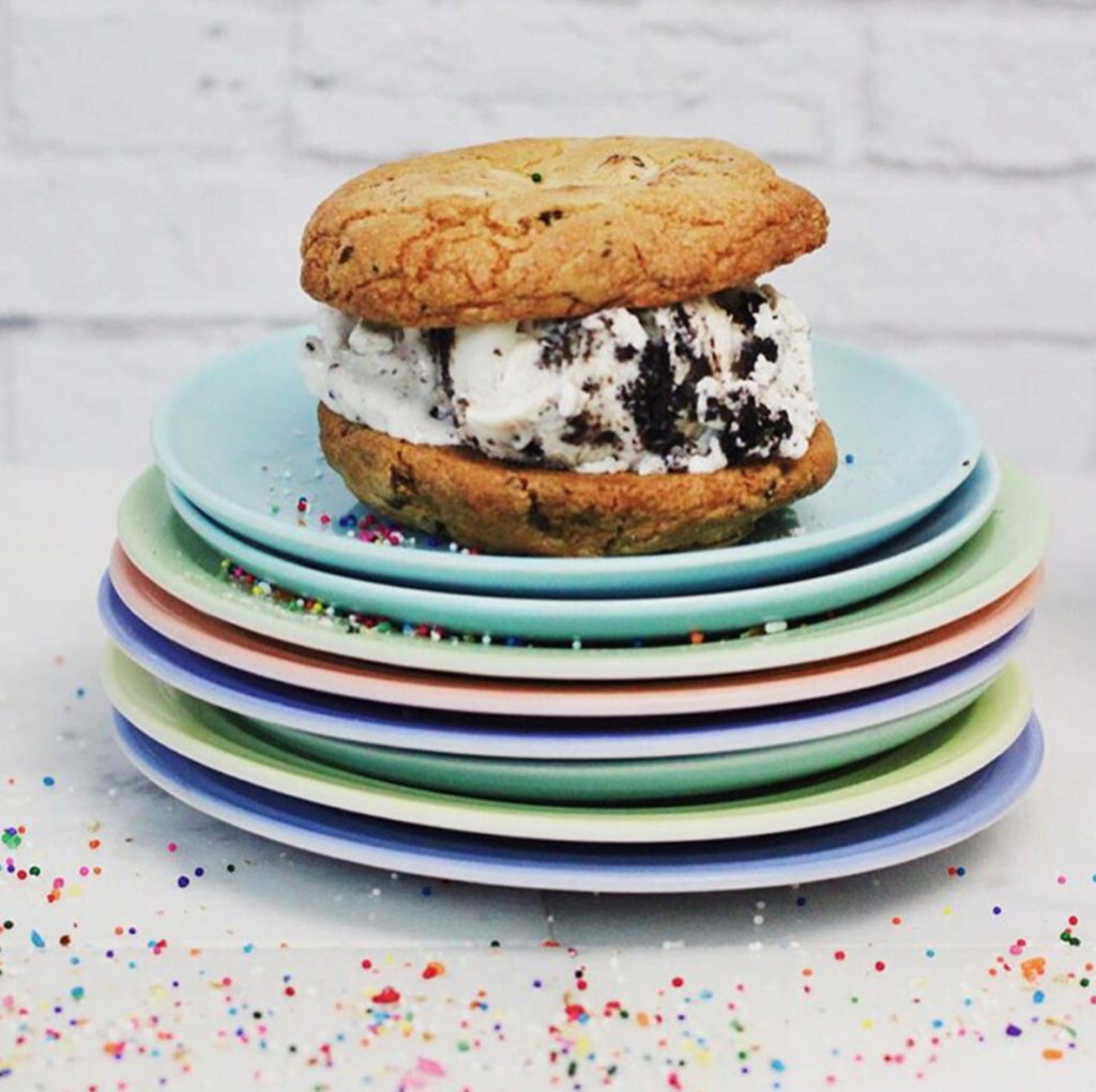 Dining Steve's Ice Cream Cookies'n'Cream