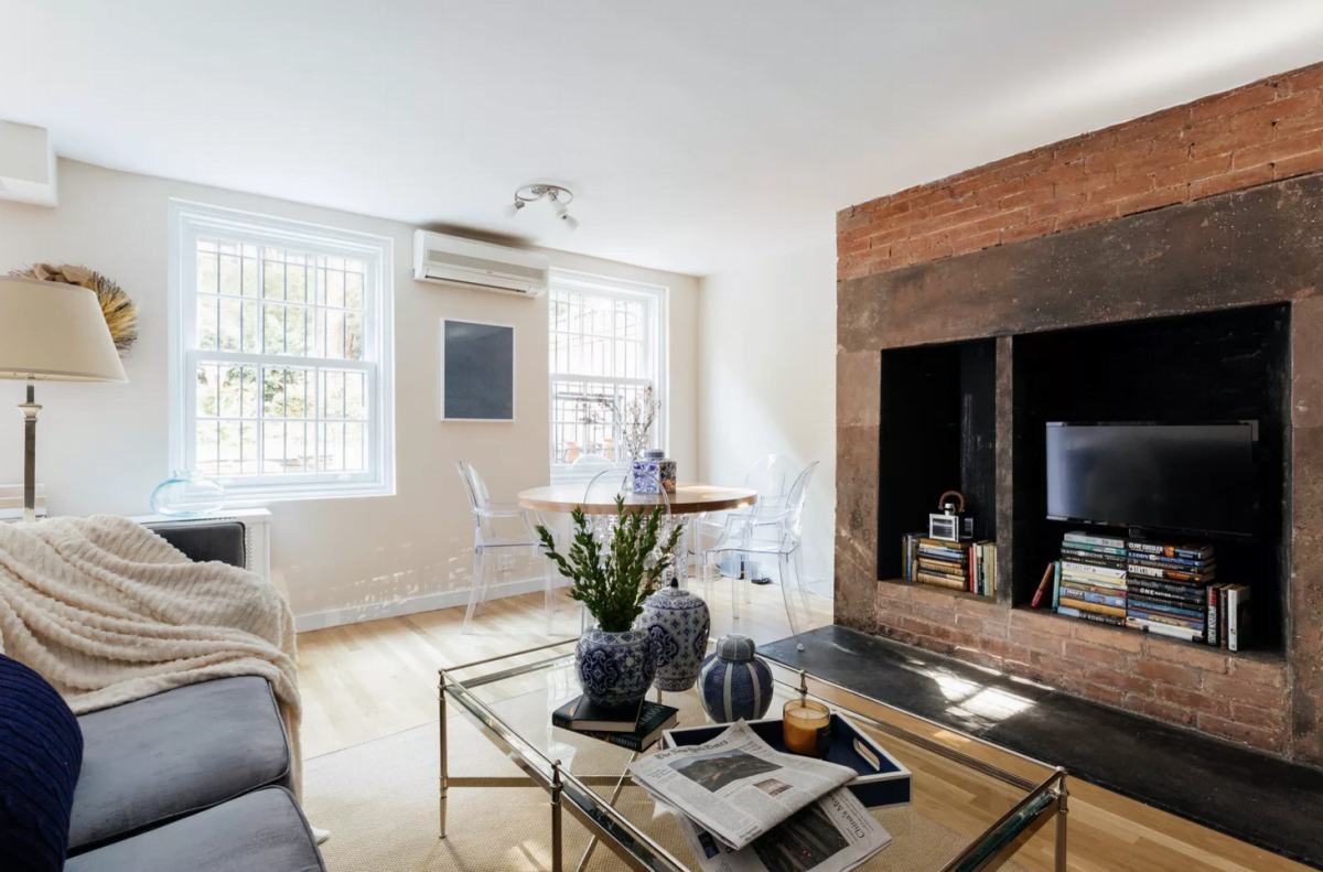 One Fine Stay Rentals Living Room