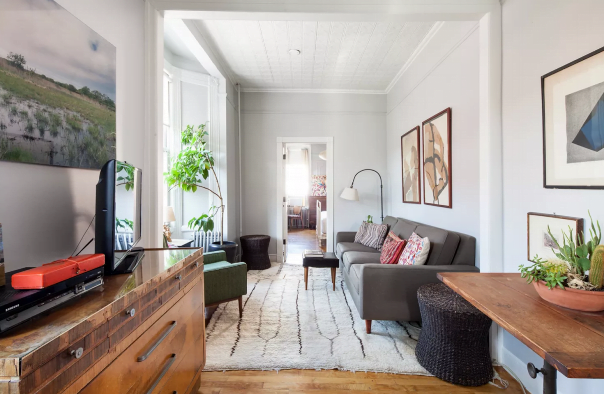 One Fine Stay Rentals Lon Living Room