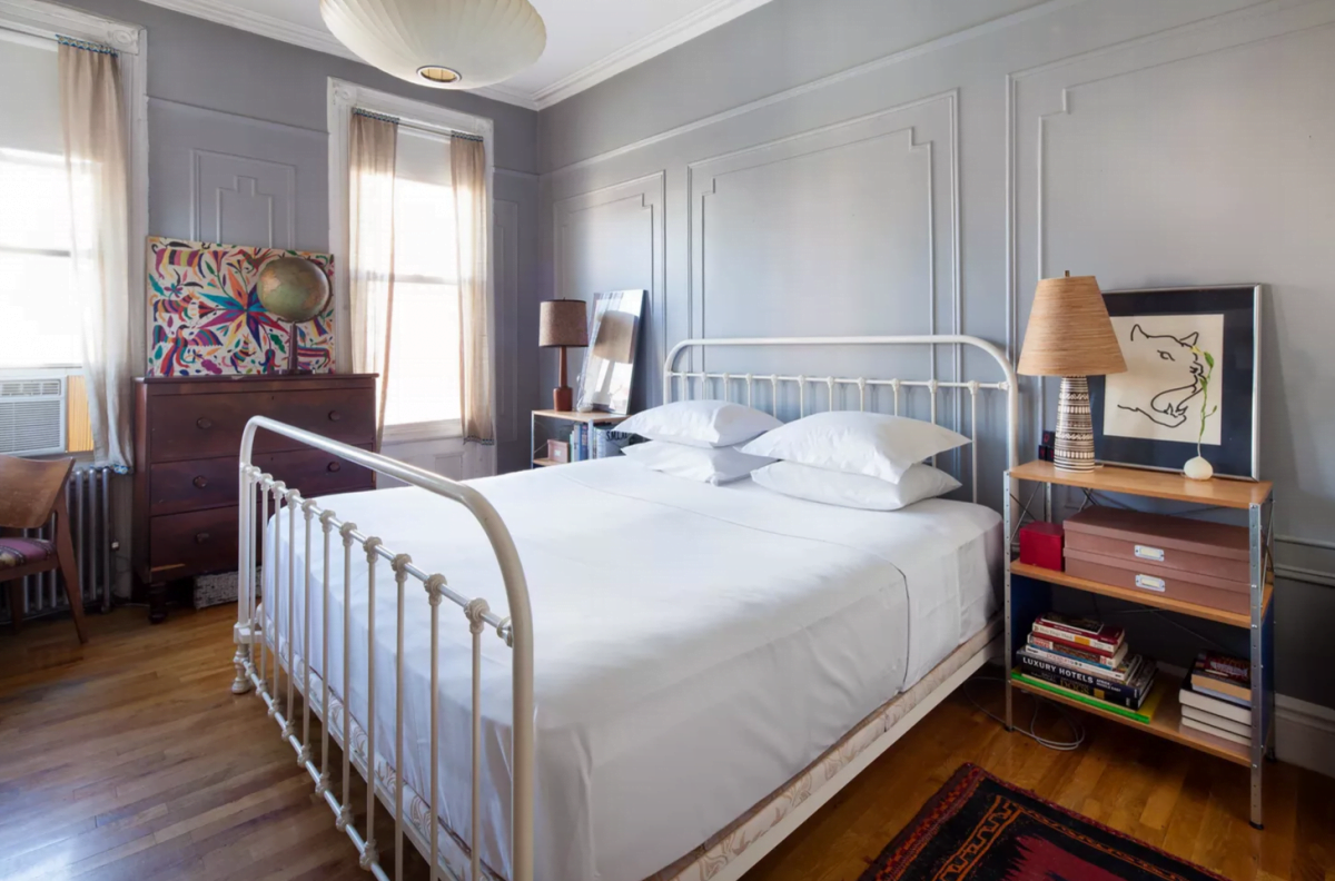 One Fine Stay Rentals Small Couple Bedroom